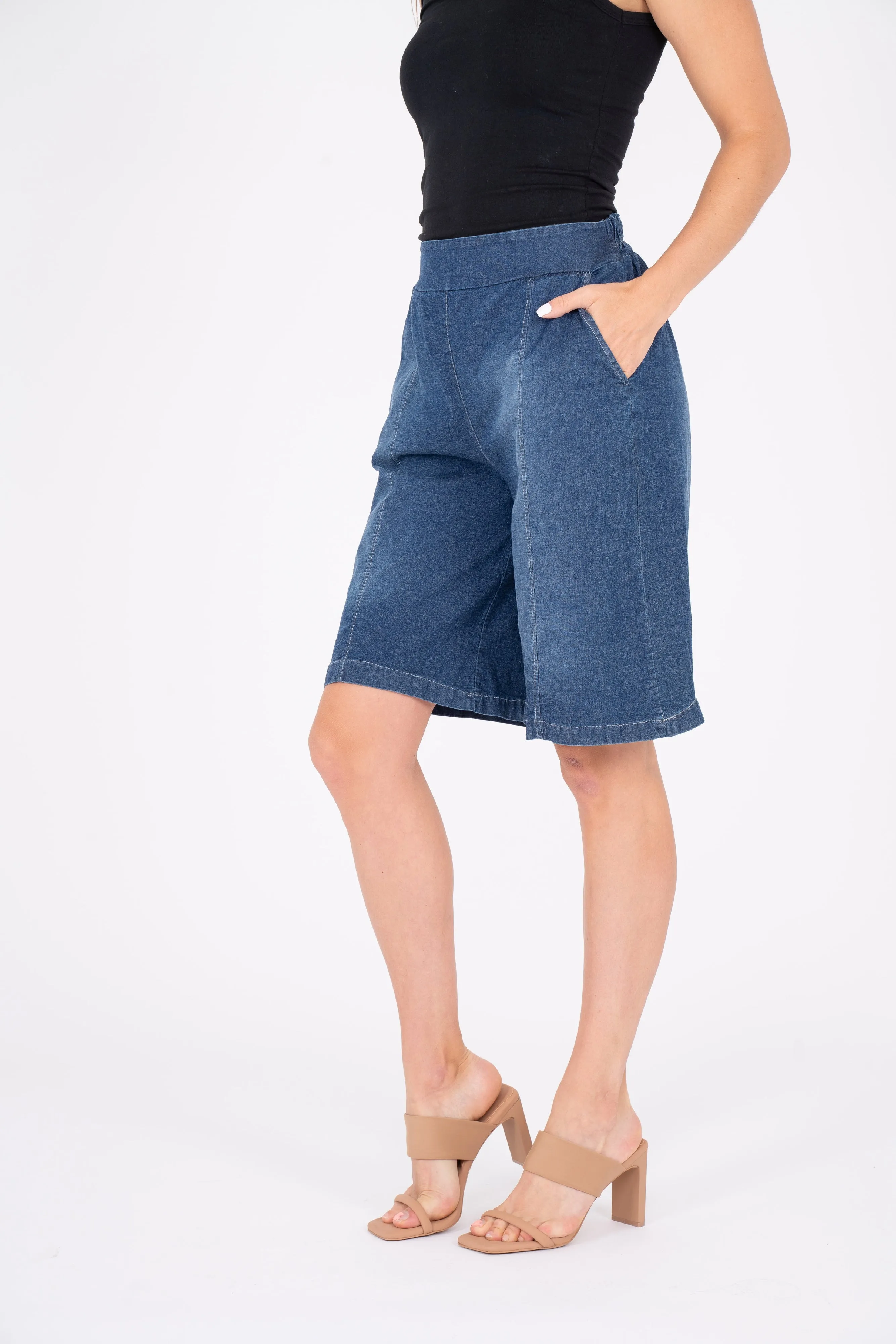 M Made in Italy  Ladies Woven Bermuda  Jeans